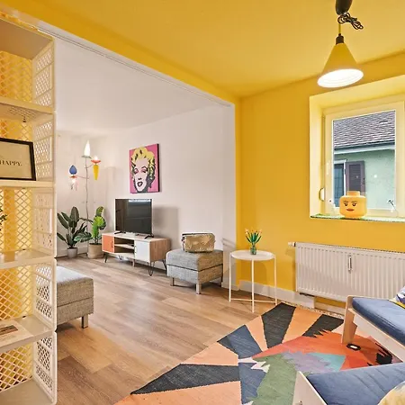 Farbenfrohe Altbauwohnung, Ausstattung Friedrichshafen
