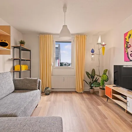 Apartment Farbenfrohe Altbauwohnung, Ausstattung *
