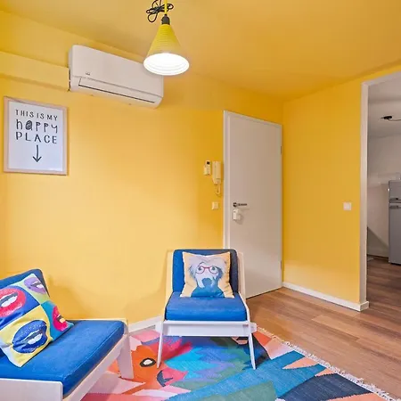 Apartment Farbenfrohe Altbauwohnung, Ausstattung *