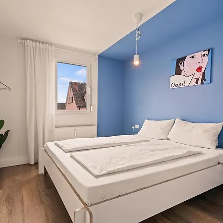 Farbenfrohe Altbauwohnung, Ausstattung *