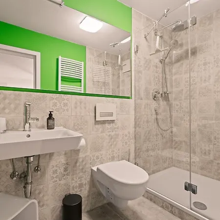 Farbenfrohe Altbauwohnung, Ausstattung Appartement *