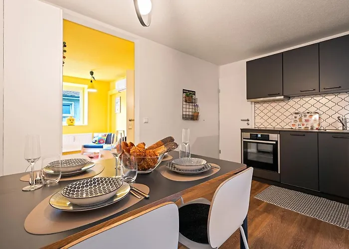 Farbenfrohe Altbauwohnung, Ausstattung Appartamento Friedrichshafen