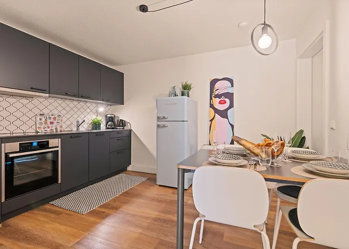 Farbenfrohe Altbauwohnung, Ausstattung Appartamento *