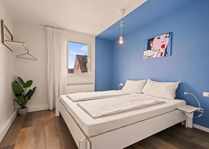 Farbenfrohe Altbauwohnung, Ausstattung *